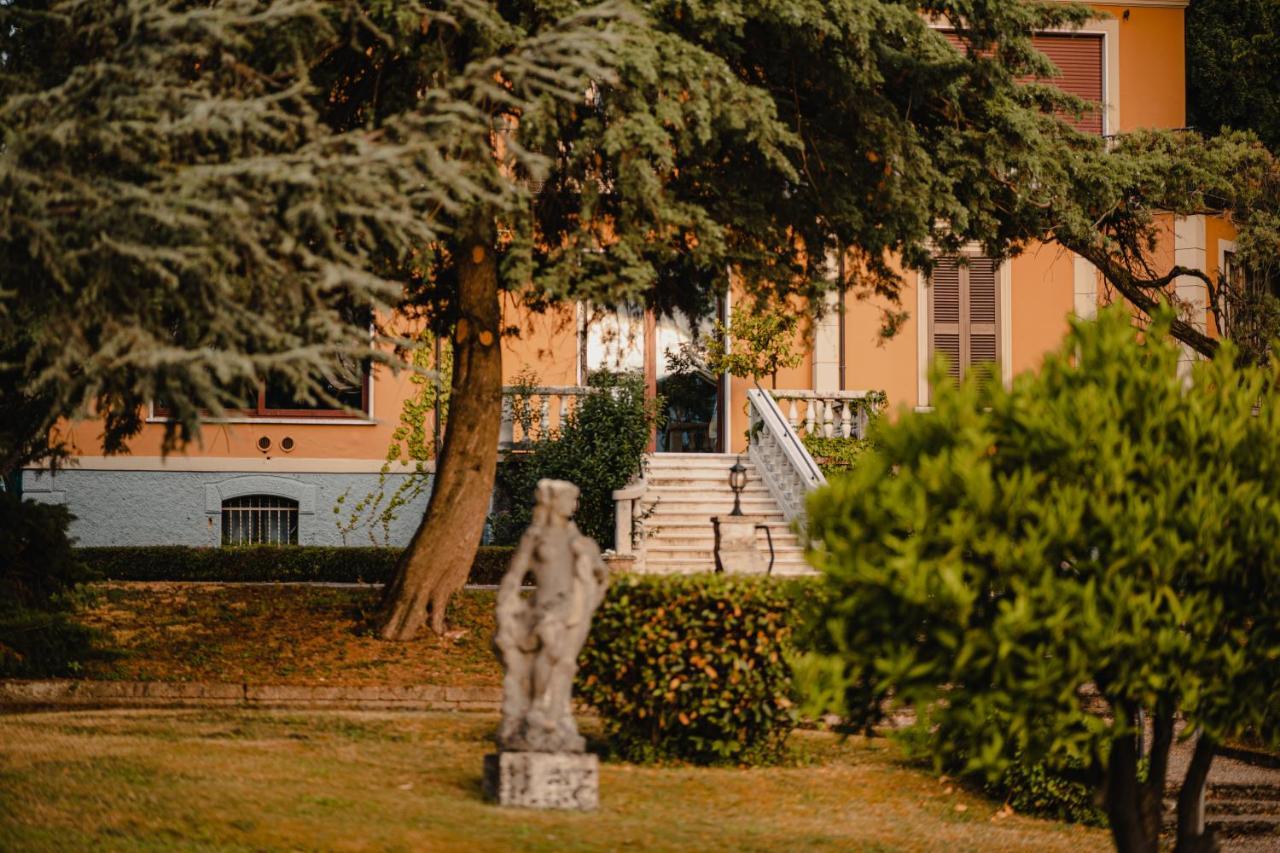Villa Mimosa Au Lac - Estella Hotels Italia توسكولانو ماديرنو المظهر الخارجي الصورة