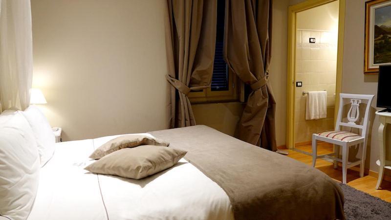 Villa Mimosa Au Lac - Estella Hotels Italia توسكولانو ماديرنو المظهر الخارجي الصورة