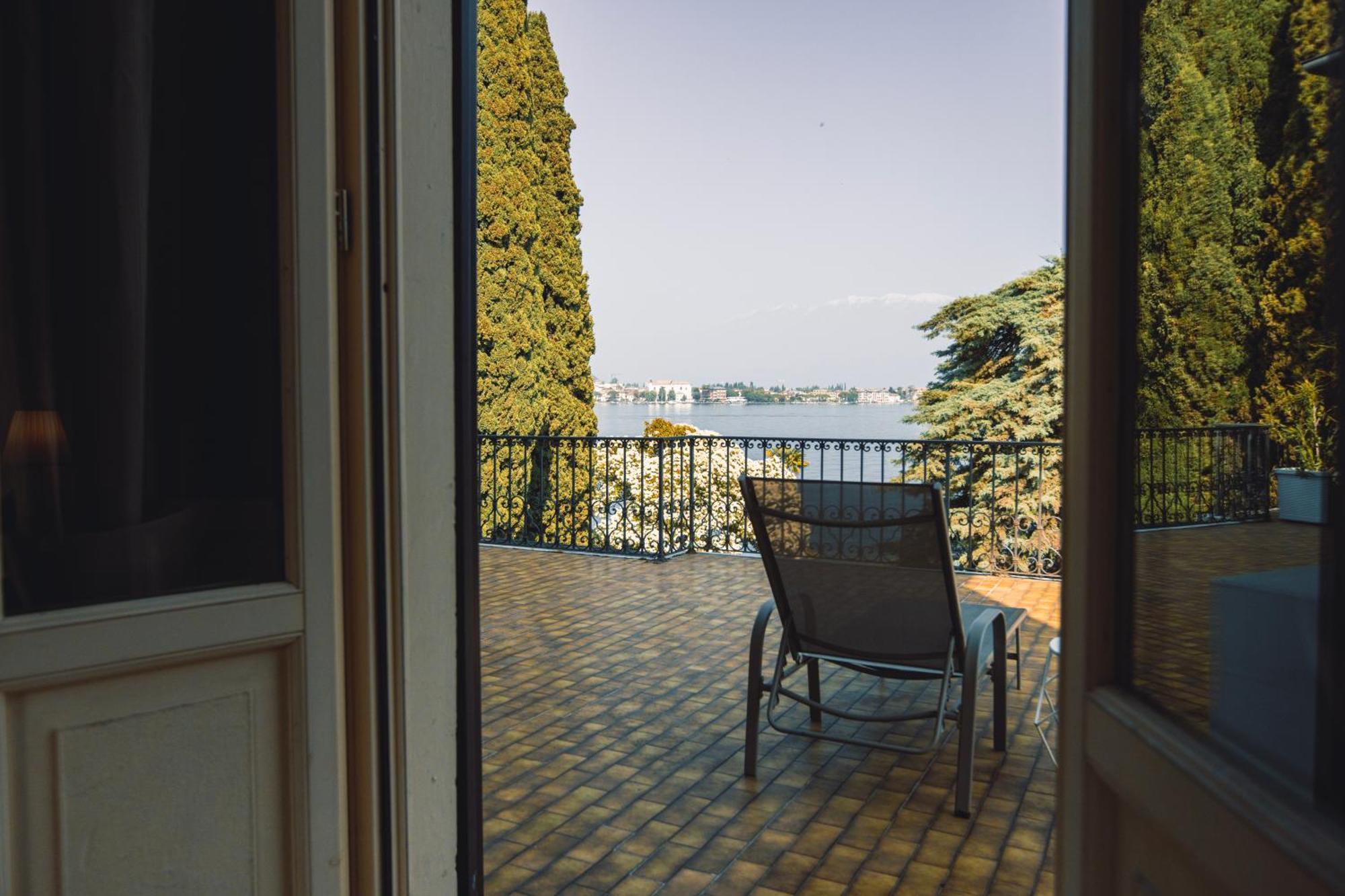Villa Mimosa Au Lac - Estella Hotels Italia توسكولانو ماديرنو المظهر الخارجي الصورة