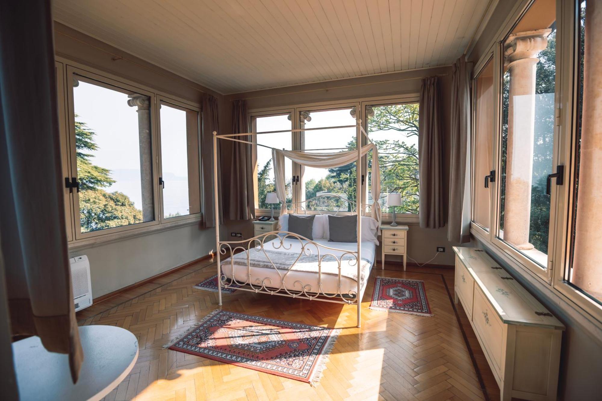 Villa Mimosa Au Lac - Estella Hotels Italia توسكولانو ماديرنو المظهر الخارجي الصورة