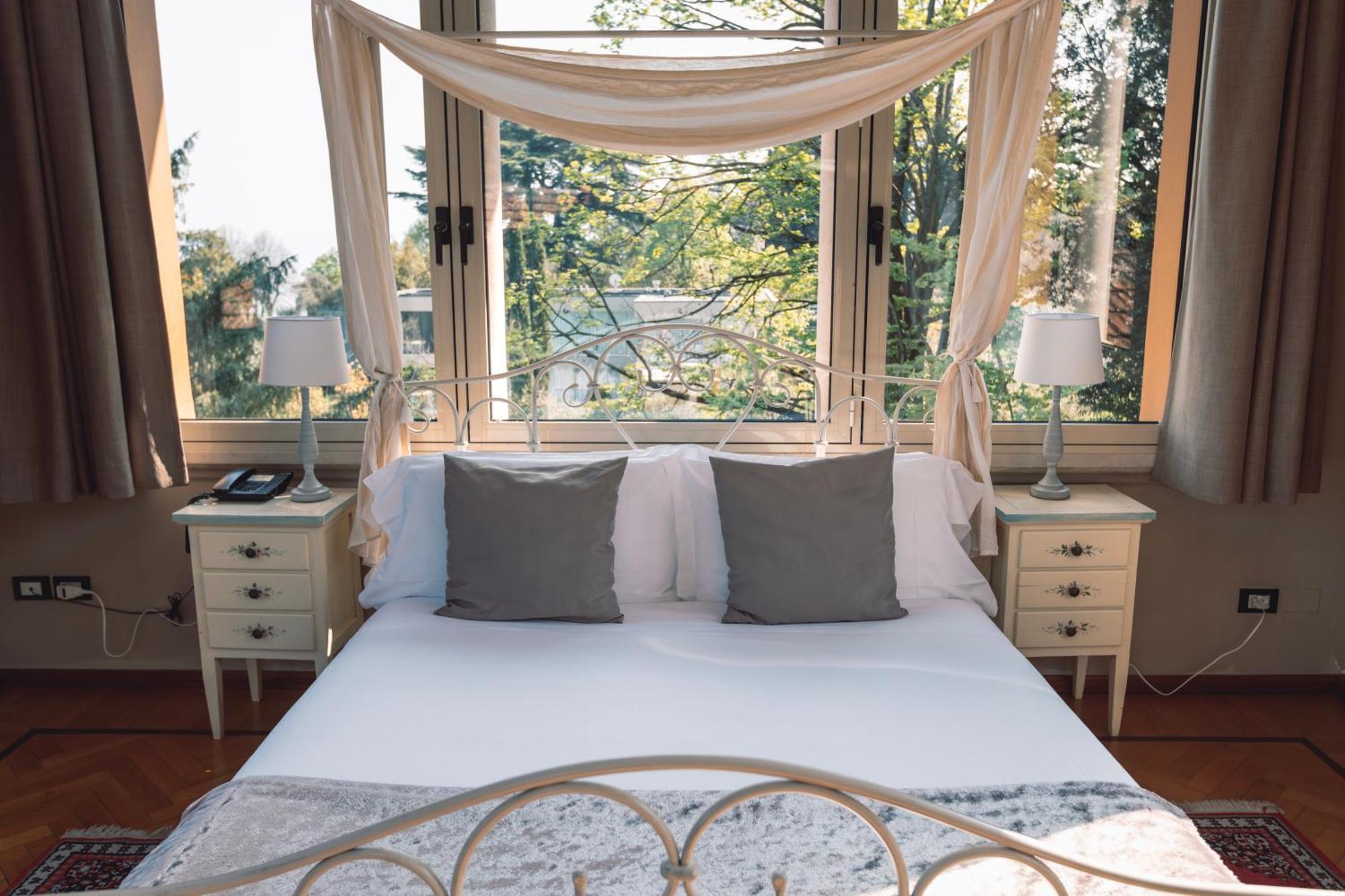Villa Mimosa Au Lac - Estella Hotels Italia توسكولانو ماديرنو المظهر الخارجي الصورة